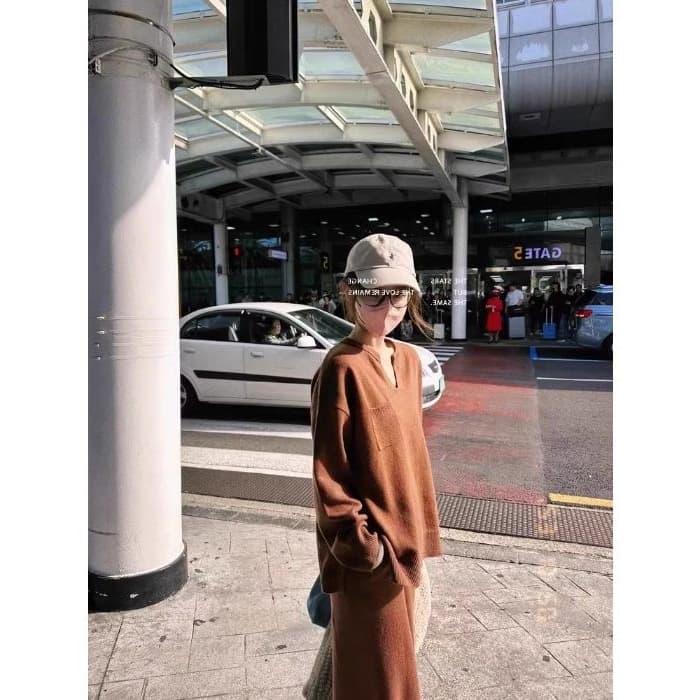Knitted Wool Suit, image 4