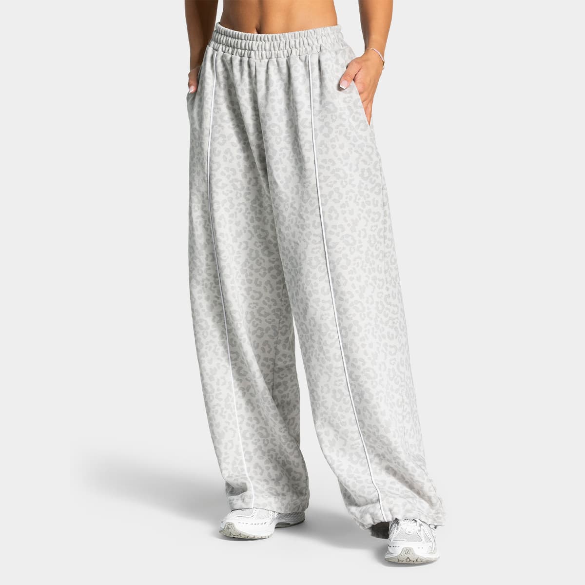 Leopard-Print Wide-Leg Trousers, image 1
