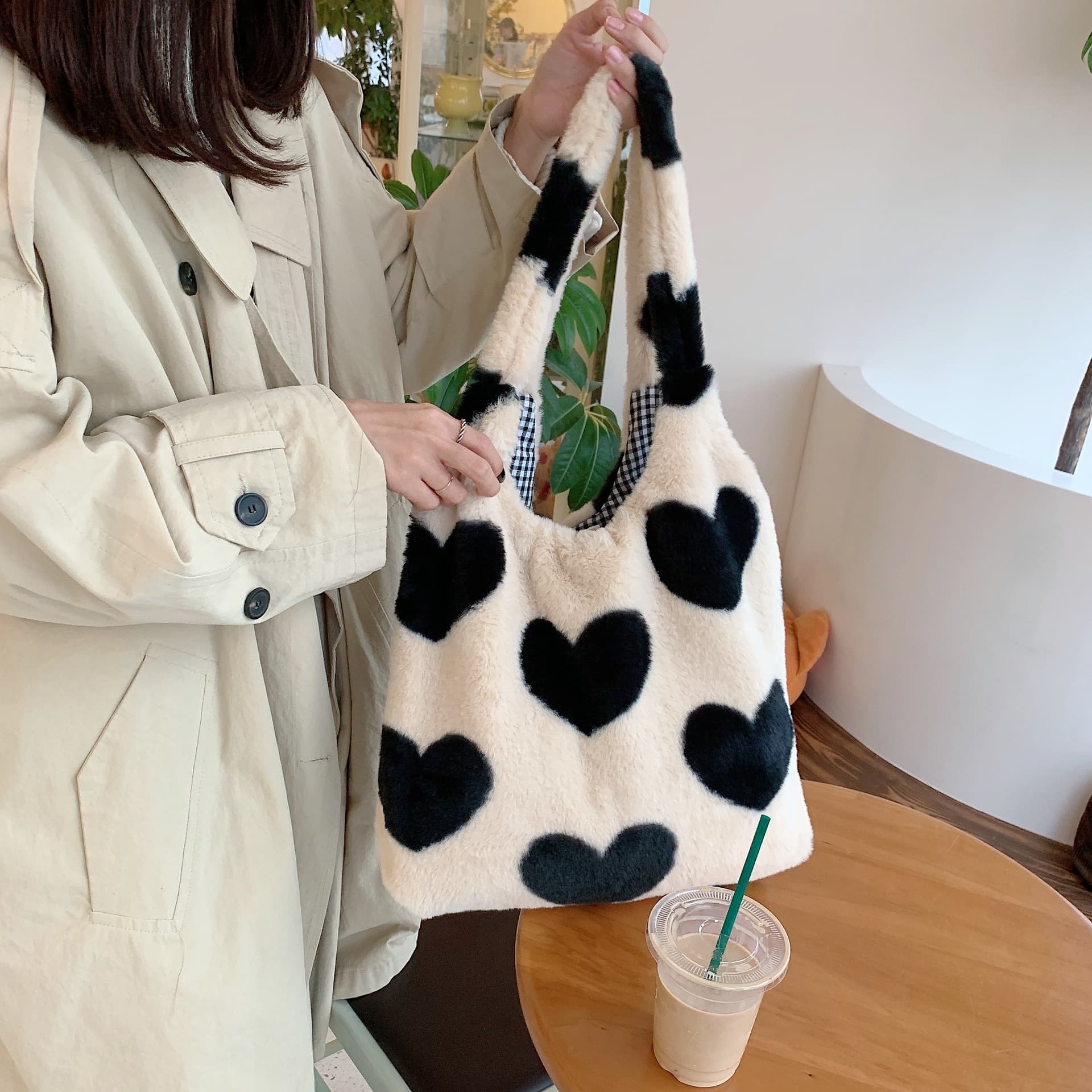 Love Heart Shoulder Bag, image 4