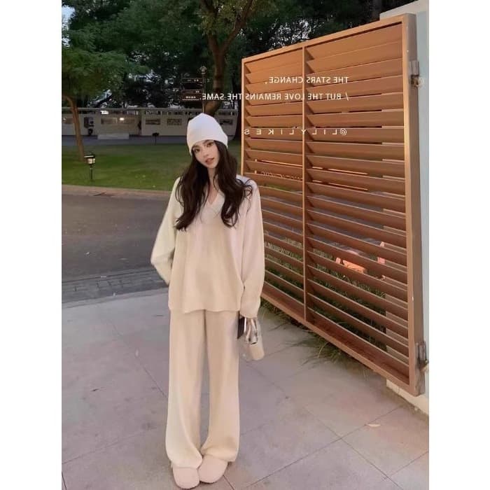 Knitted Wool Suit, image 2